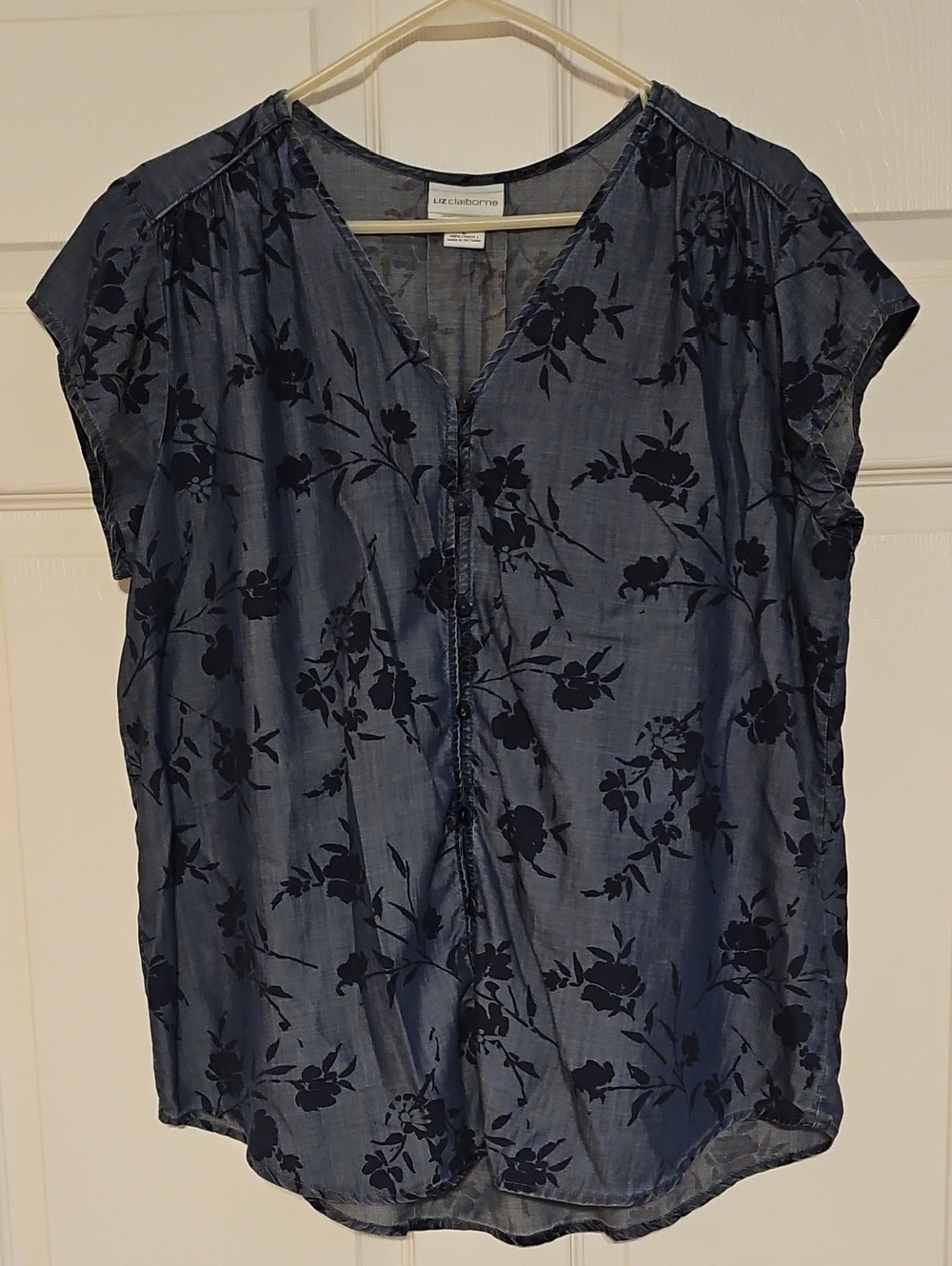 Liz Claiborne Navy Floral V-Neck Short Sleeve Blouse